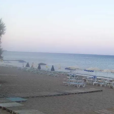 Stegna Star Aparthotel 3*