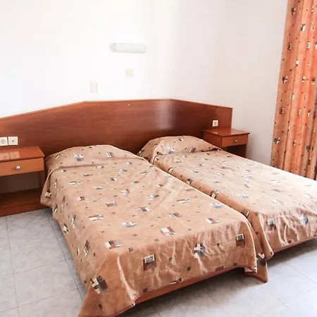 Stegna Star Aparthotel 3*